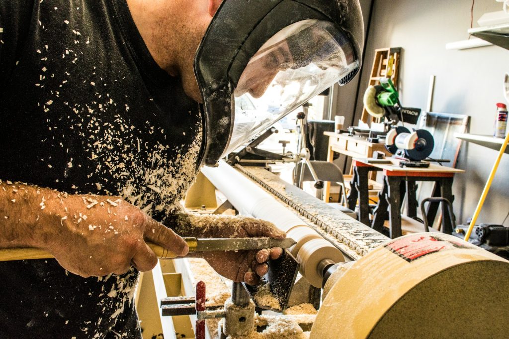 What are common mistakes to avoid as a beginner woodworker?